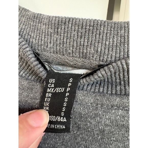 Forever 21‎ Gray Crew Neck Pullover Sweatshirt Casual Comfy Everyday - Picture 3 of 5
